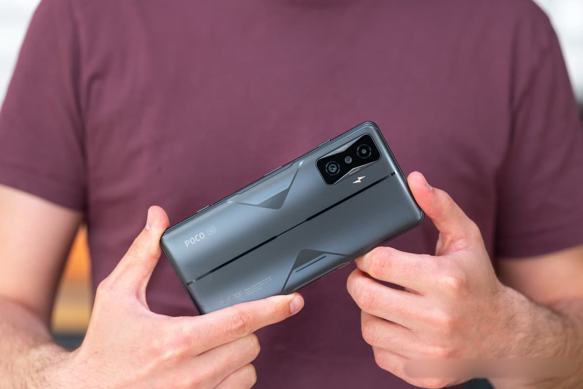 Обзор смартфона Poco F4 GT 5G: стоит ли его покупать?